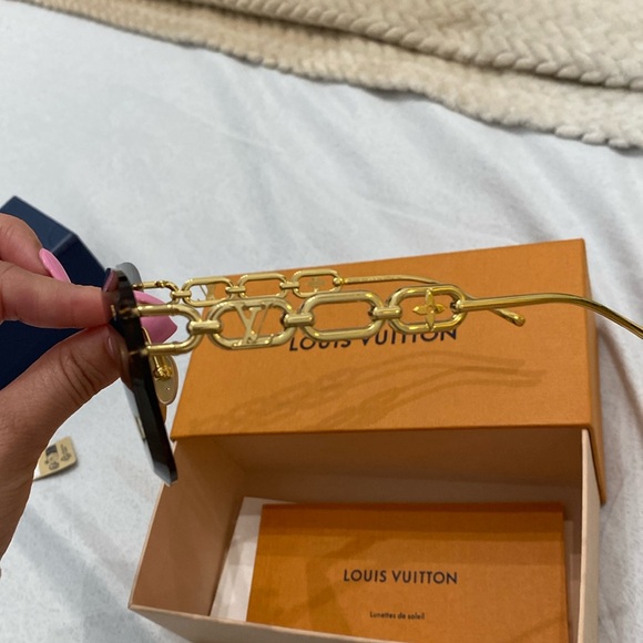 Louis vuitton sunglasses - Picture 1 of 6